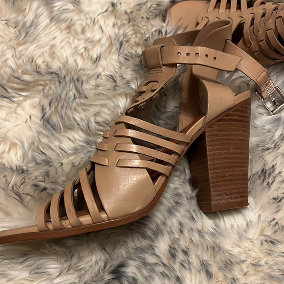 Gianni Bini Cage Block Heel Sandal - Picture 3 of 4